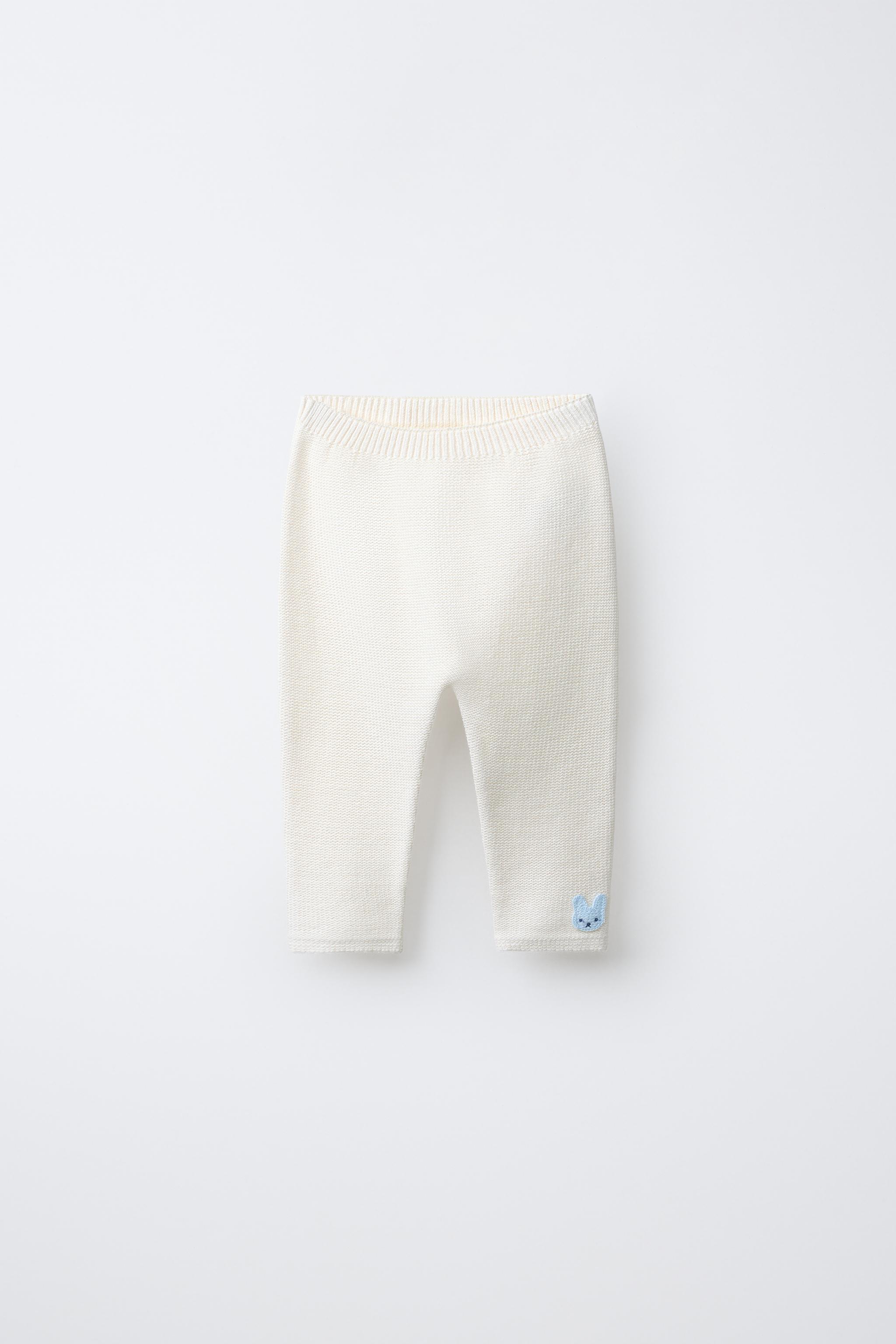 PANTALON EN MAILLE AVEC PIÈCE LAPIN